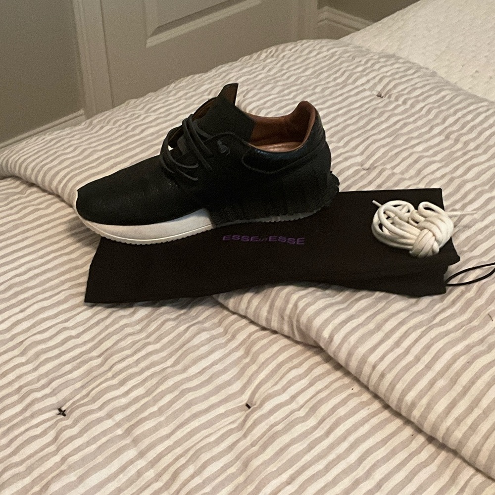 Ellesse Women's Black Sneakers